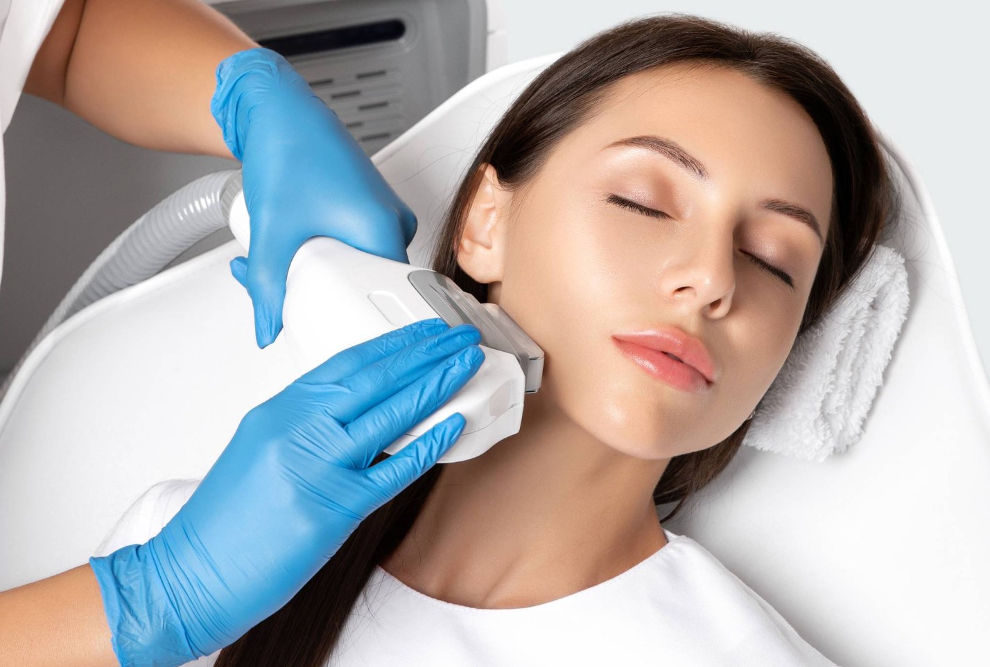 Facial Laser Resurfacing: What to Know About Skin Renewal